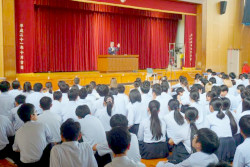 両キャンパス合同の人権に関する全体集会を実施しました