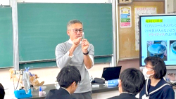 出前授業「霧箱による放射線の実験」