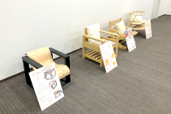 設計製作課題「読書のための椅子」講評会